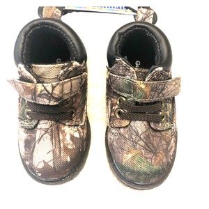 🥾 Garanimals Camo boots